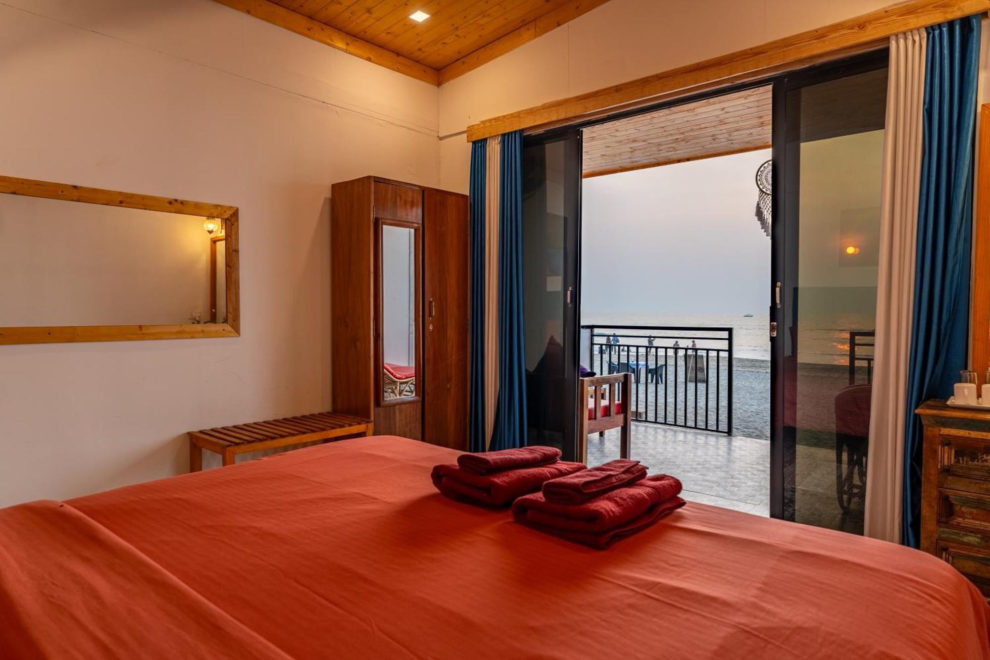 Hotel Simrose Agonda Esterno foto